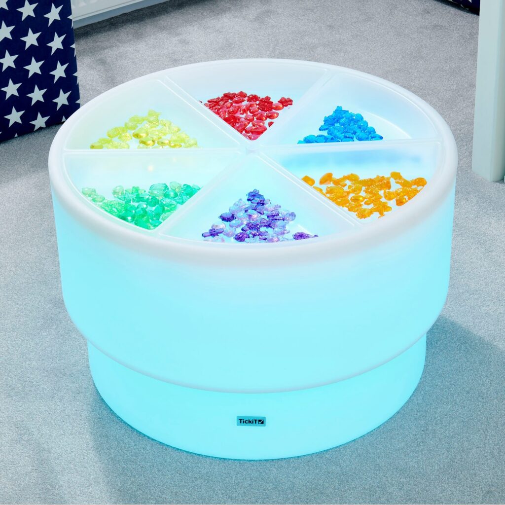 Speelidee met de zes Tickit Discovery speelbakken
